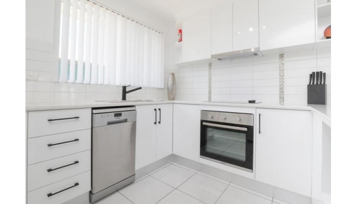 112 Olive Apartments poza 16