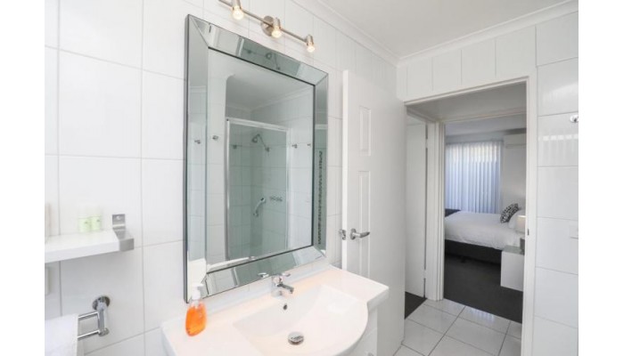 112 Olive Apartments poza 21