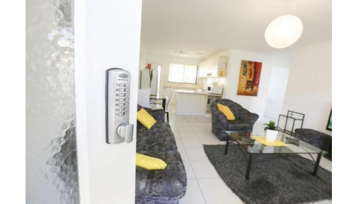 112 Olive Apartments poza 13