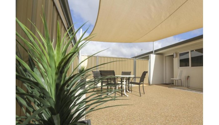 112 Olive Apartments poza 7