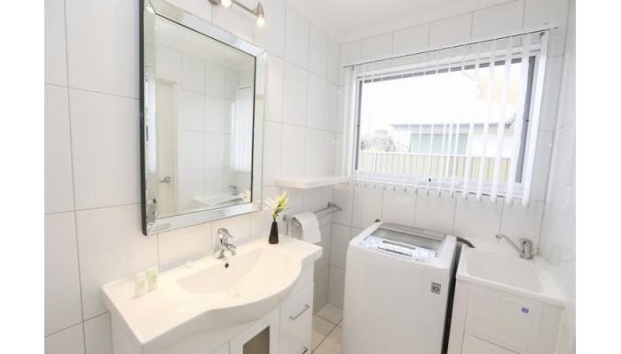 112 Olive Apartments poza 4