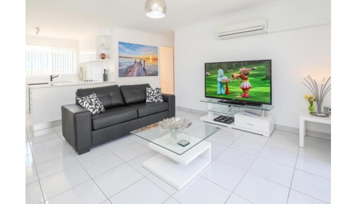 112 Olive Apartments poza 18