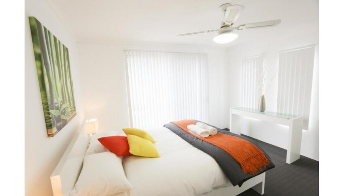 112 Olive Apartments poza 2